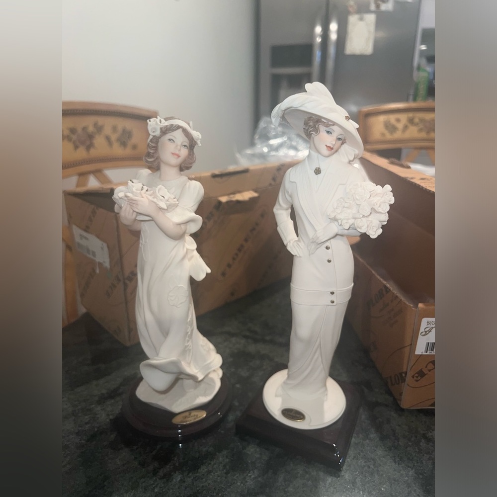 Giussepe Armani figurines / sculptures